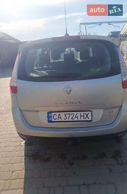 Минивэн Renault Grand Scenic 2013 в 