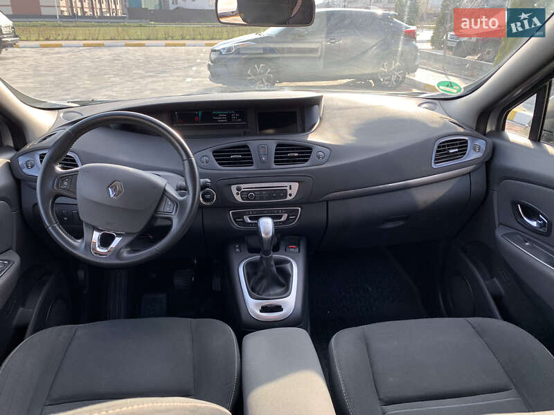 Минивэн Renault Grand Scenic 2015 в Ирпене