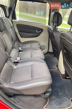 Минивэн Renault Grand Scenic 2010 в 