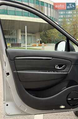 Минивэн Renault Grand Scenic 2013 в 
