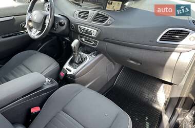 Минивэн Renault Grand Scenic 2016 в 