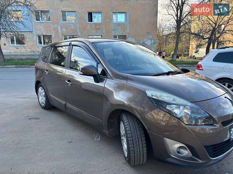 Renault Grand Scenic 2011