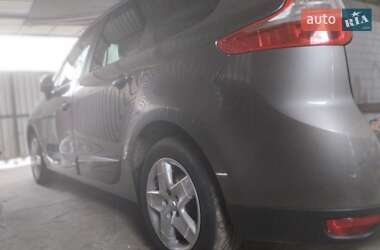 Минивэн Renault Grand Scenic 2014 в 