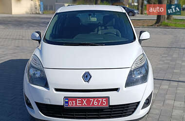 Минивэн Renault Grand Scenic 2011 в 