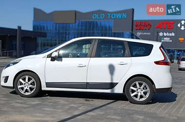 Минивэн Renault Grand Scenic 2011 в 
