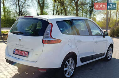 Минивэн Renault Grand Scenic 2011 в 