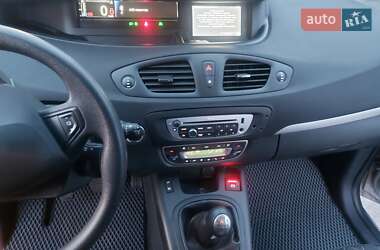 Минивэн Renault Grand Scenic 2015 в 