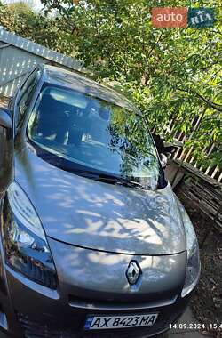 Минивэн Renault Grand Scenic 2009 в 