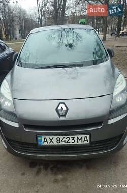 Минивэн Renault Grand Scenic 2009 в 