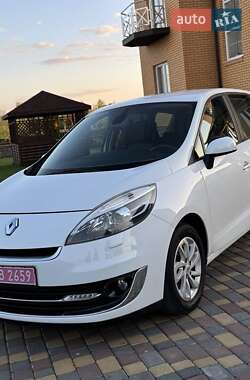 Минивэн Renault Grand Scenic 2012 в 