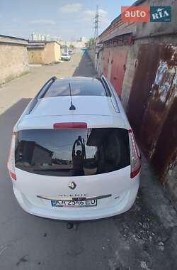 Мінівен Renault Grand Scenic 2012 в 