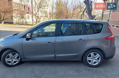 Мінівен Renault Grand Scenic 2012 в 