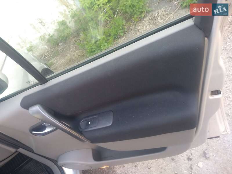 Минивэн Renault Grand Scenic 2006 в Хороле фото 6 Минивэн Renault Grand Scenic 2006 в Хороле