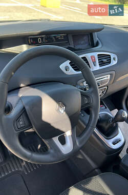 Минивэн Renault Grand Scenic 2010 в 