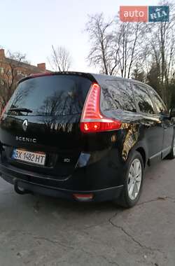 Минивэн Renault Grand Scenic 2012 в 