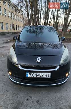 Минивэн Renault Grand Scenic 2012 в 