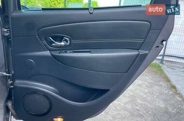 Минивэн Renault Grand Scenic 2012 в 