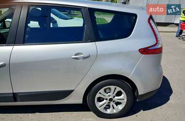 Минивэн Renault Grand Scenic 2013 в 