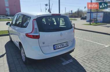 Минивэн Renault Grand Scenic 2012 в 