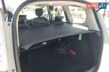 Минивэн Renault Grand Scenic 2012 в 