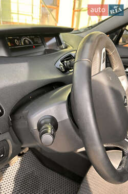 Минивэн Renault Grand Scenic 2012 в 