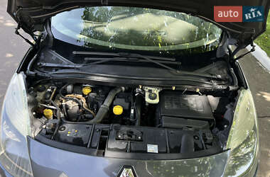 Минивэн Renault Grand Scenic 2009 в 