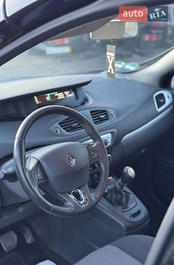Мінівен Renault Grand Scenic 2013 в 