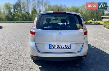 Минивэн Renault Grand Scenic 2011 в 