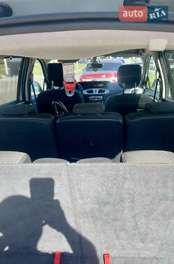 Минивэн Renault Grand Scenic 2011 в 