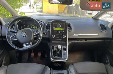 Минивэн Renault Grand Scenic 2016 в 