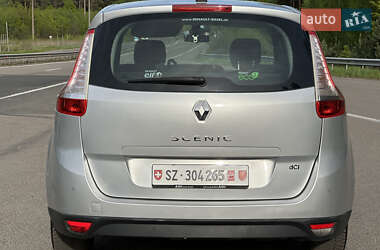 Минивэн Renault Grand Scenic 2011 в 