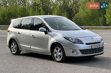 Минивэн Renault Grand Scenic 2011 в 