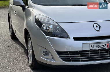 Минивэн Renault Grand Scenic 2011 в 