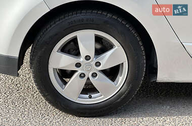 Минивэн Renault Grand Scenic 2011 в 