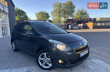 Минивэн Renault Grand Scenic 2010 в 