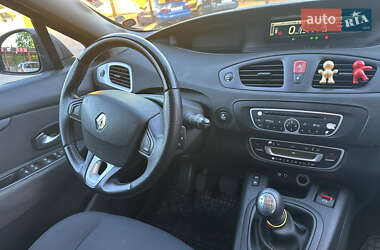 Минивэн Renault Grand Scenic 2010 в 