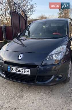 Минивэн Renault Grand Scenic 2009 в 