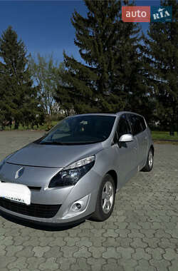 Минивэн Renault Grand Scenic 2010 в 