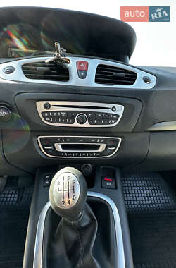 Минивэн Renault Grand Scenic 2010 в 