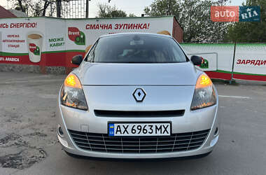 Минивэн Renault Grand Scenic 2010 в 