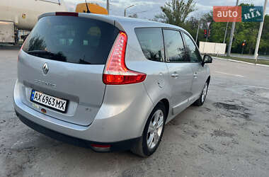 Минивэн Renault Grand Scenic 2010 в 