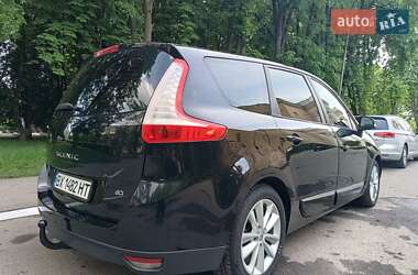 Минивэн Renault Grand Scenic 2012 в 
