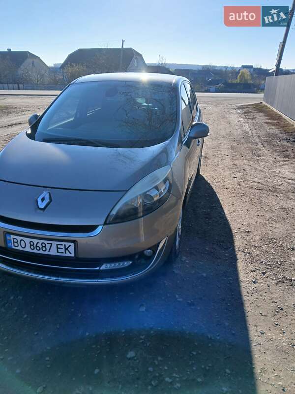 Renault Grand Scenic 2012