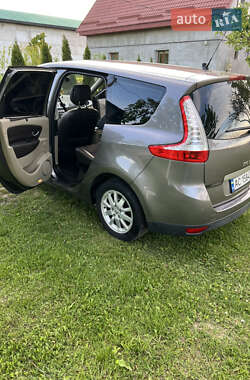 Мінівен Renault Grand Scenic 2010 в 