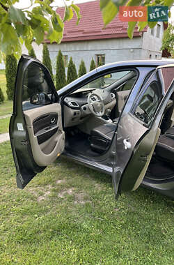 Мінівен Renault Grand Scenic 2010 в 