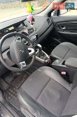 Мінівен Renault Grand Scenic 2011 в 