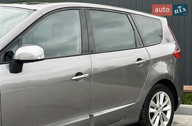 Минивэн Renault Grand Scenic 2011 в 