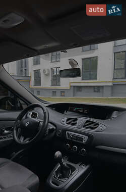 Минивэн Renault Grand Scenic 2013 в 