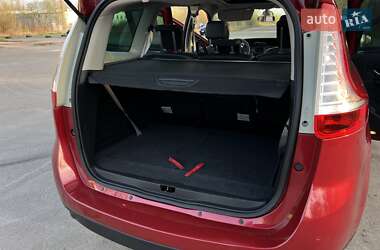 Минивэн Renault Grand Scenic 2012 в 