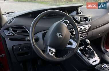 Минивэн Renault Grand Scenic 2012 в 